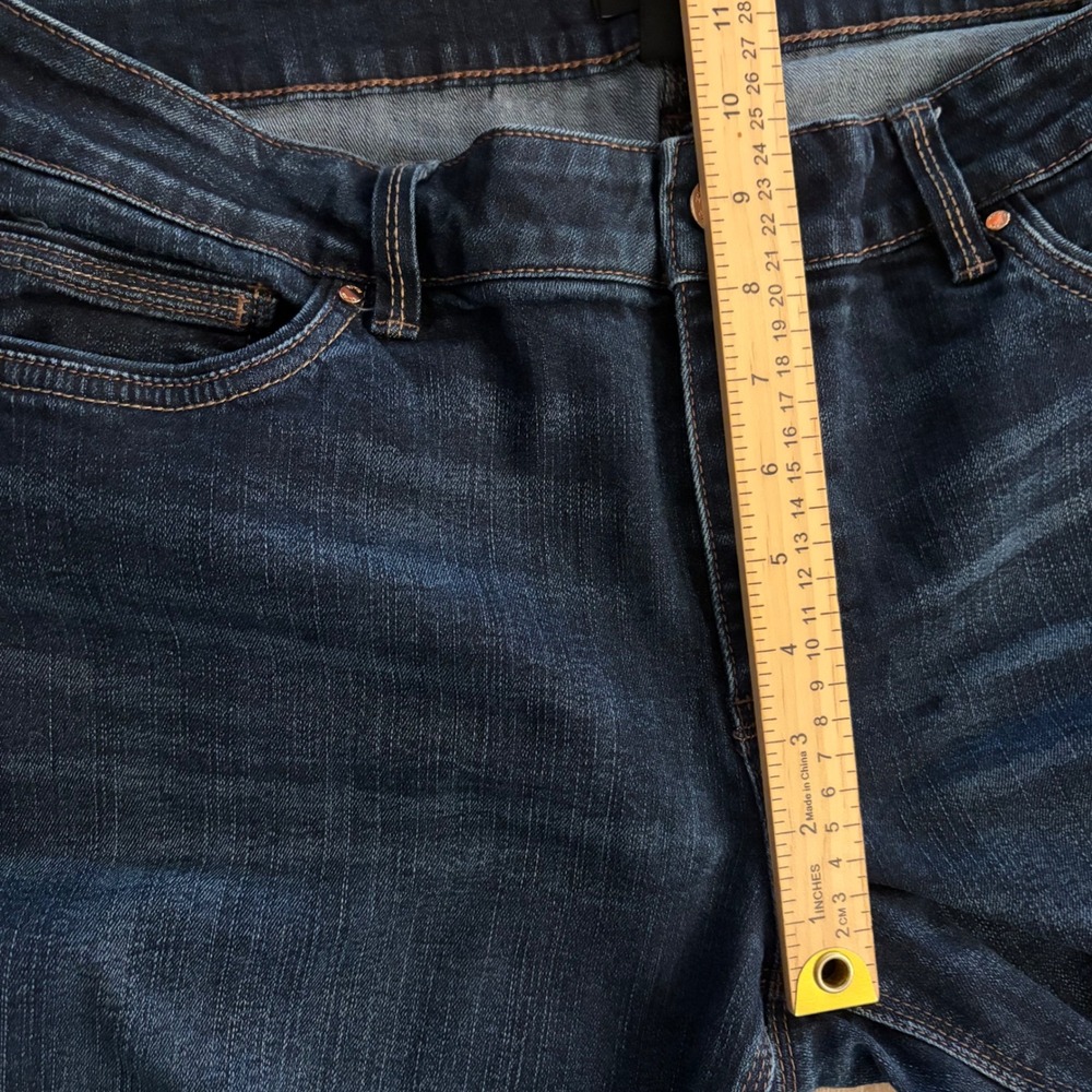 White House Black Market Straight Leg Crop Jeans Dark Wash Size 12 Stretch Denim - Picture 9 of 11